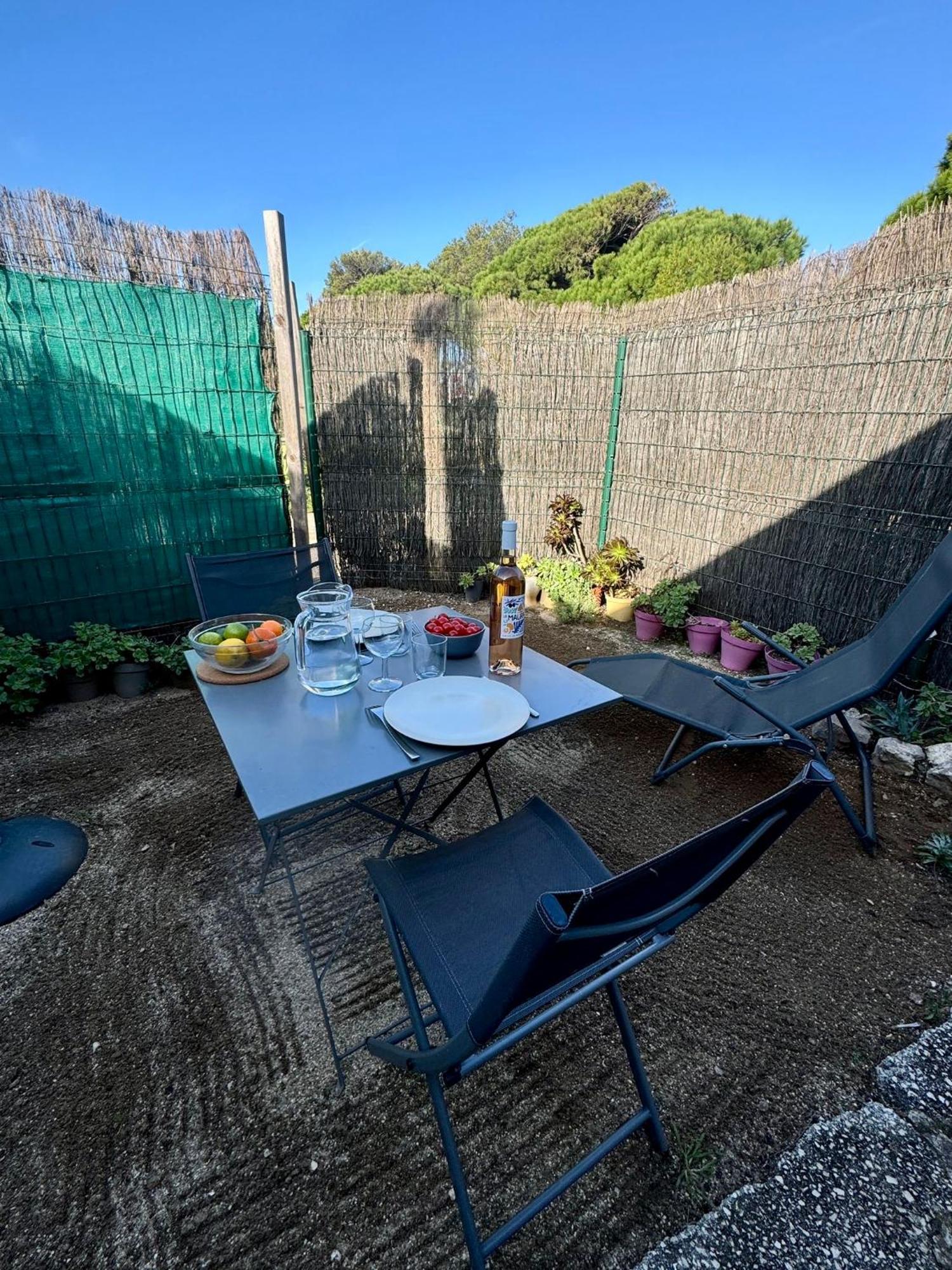 Appartamento Le Club Des Cigales Hyères Esterno foto