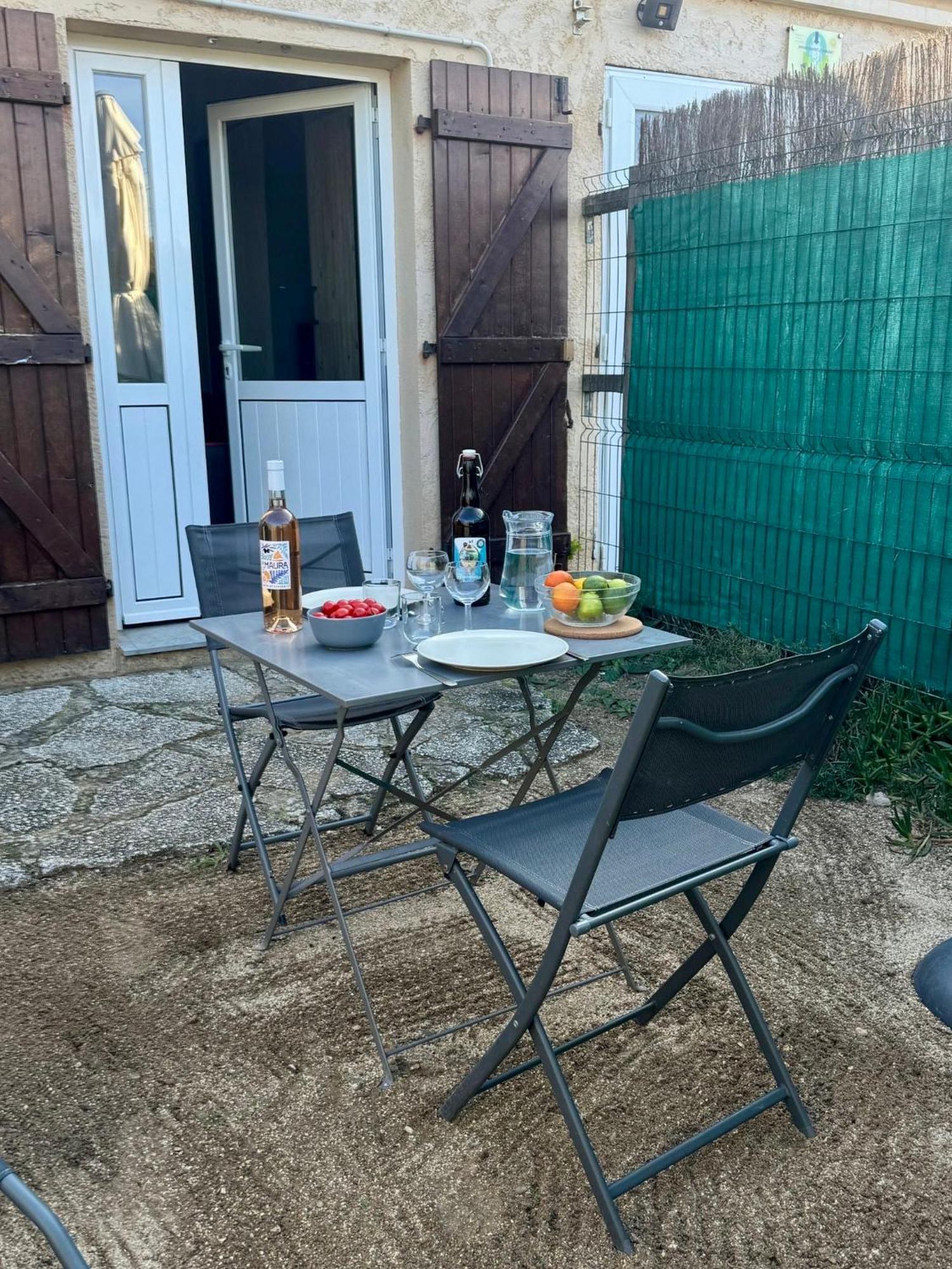 Appartamento Le Club Des Cigales Hyères Esterno foto