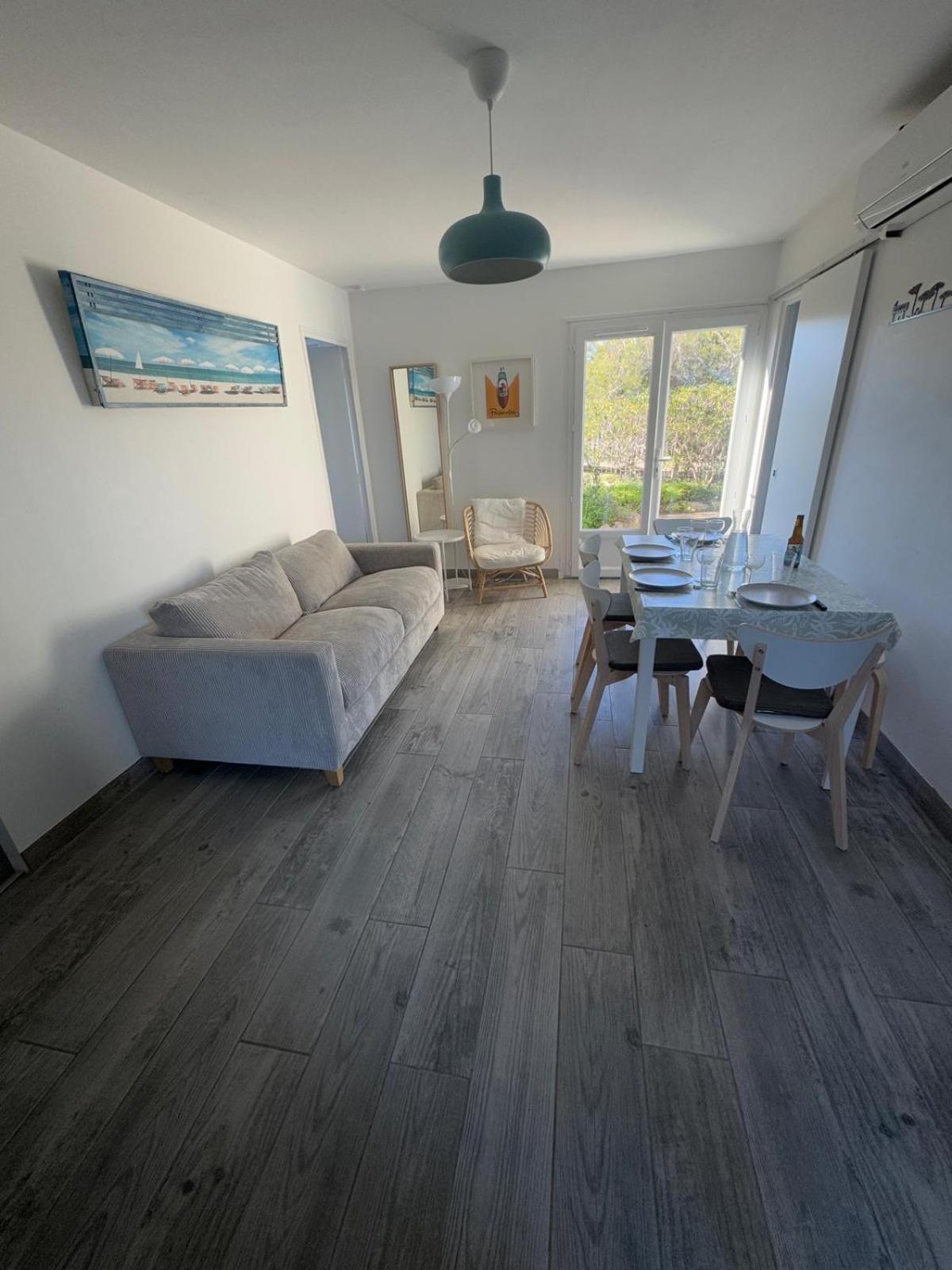 Appartamento Le Club Des Cigales Hyères Esterno foto