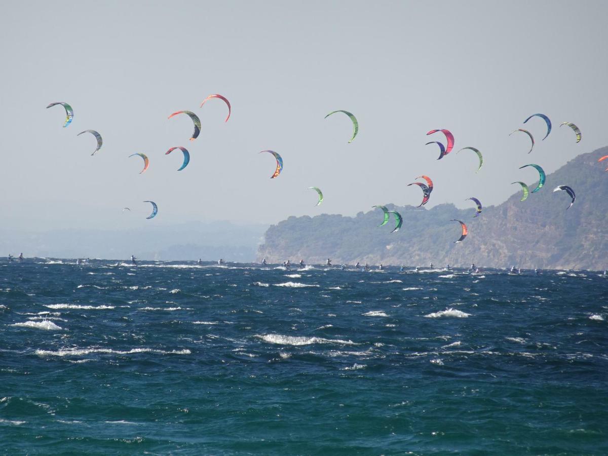 Appartamento Le Club Des Cigales Hyères Esterno foto
